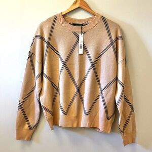 T Tahari Cassic Crewneck Sweater in Camel w/ Black Diamond Detail. Women’s L NWT
